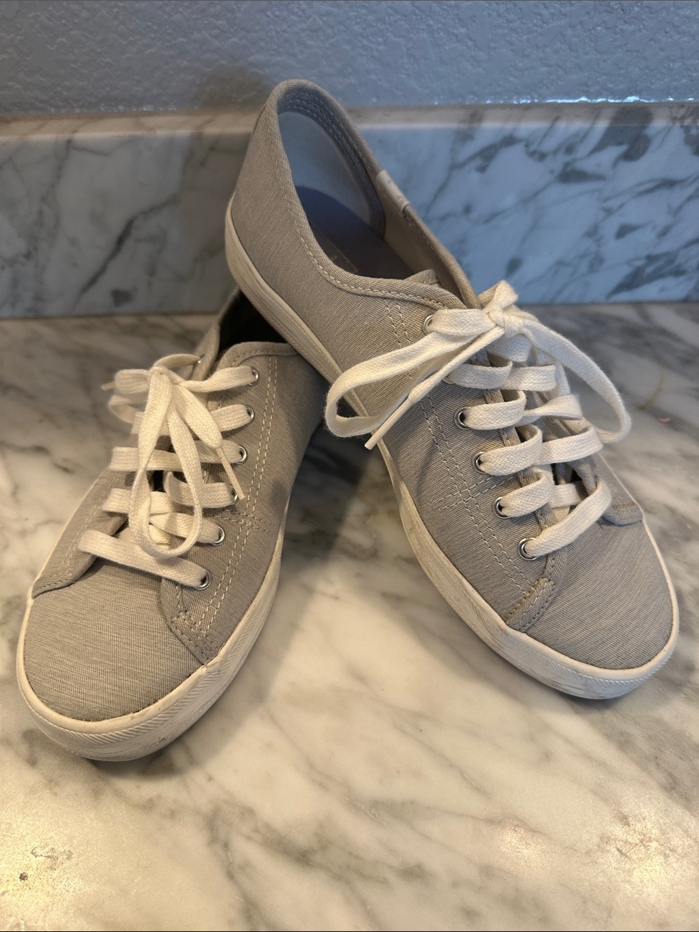 Keds Women's Lace-Up Canvas Sneakers in Light Gray sz 6.5